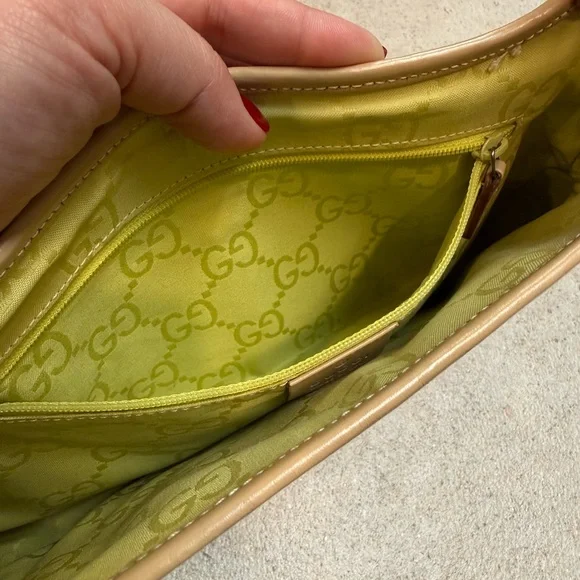 Authentic Vintage Gucci Jackie Piston Buckle Shoulder Bag- Beige Leather - Picture 2 of 13